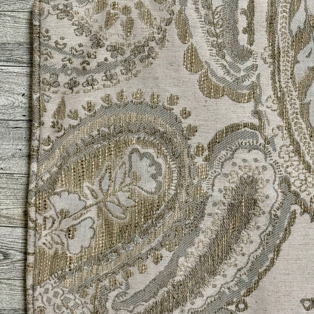 4-Custom Jacquard Paisley Pillow Covers Sz-18 x 18 Gold, Silver, Ivory Neutrals - Picture 6 of 10